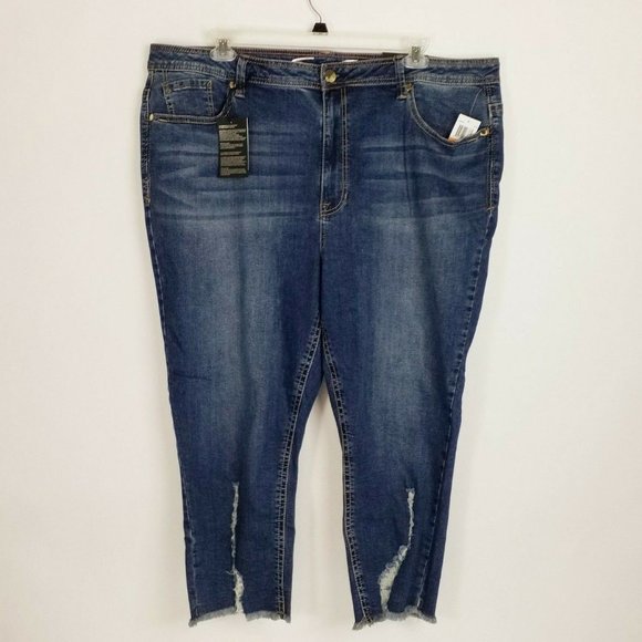 Seven7 Medium Blue Stonewashed Destructed Denim Capri Jeans Womens Plus 24W NWT - Picture 1 of 10